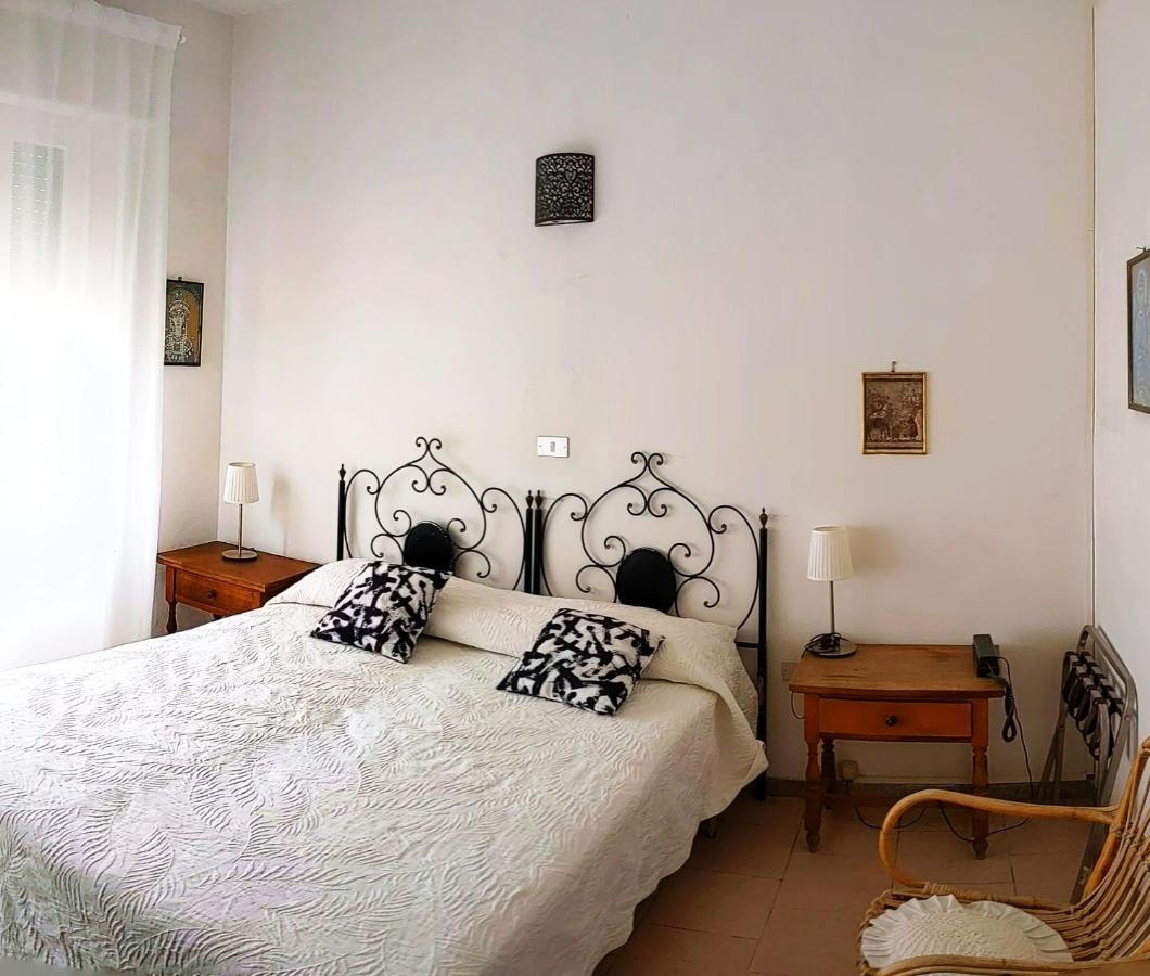 Hotel Villa Furia Bellaria-Igea Marina Buitenkant foto