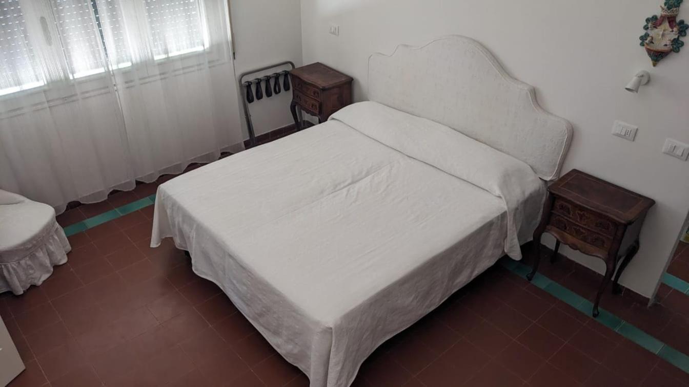 Hotel Villa Furia Bellaria-Igea Marina Buitenkant foto