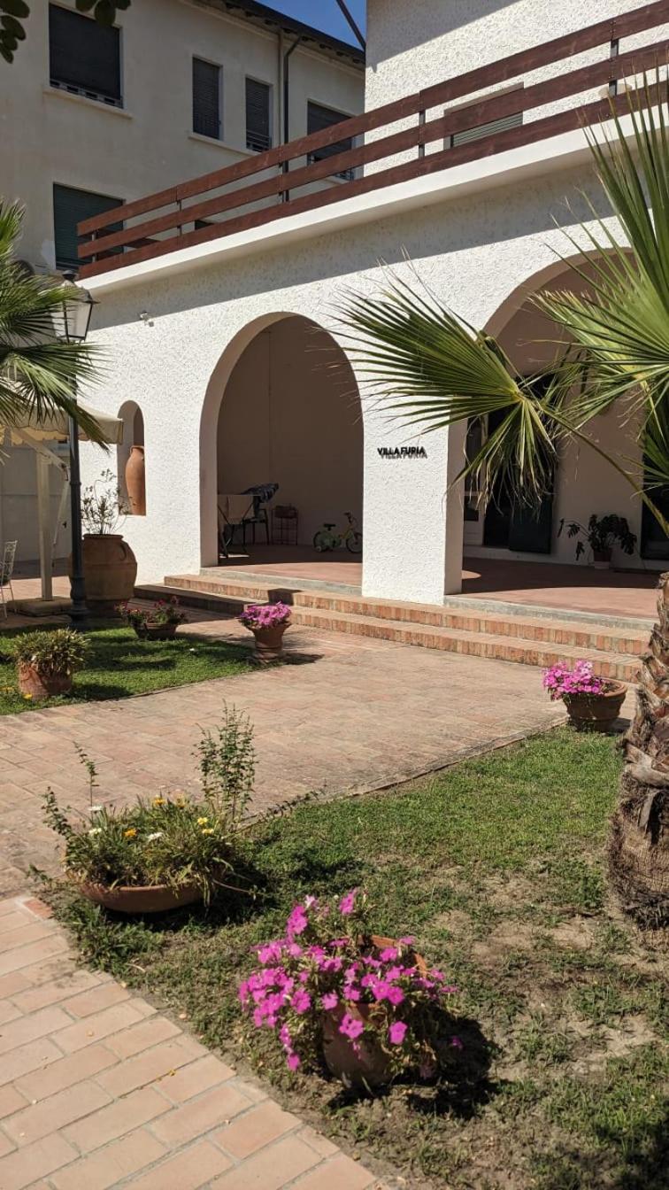 Hotel Villa Furia Bellaria-Igea Marina Buitenkant foto