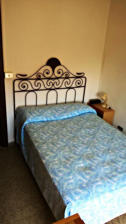Hotel Villa Furia Bellaria-Igea Marina Buitenkant foto